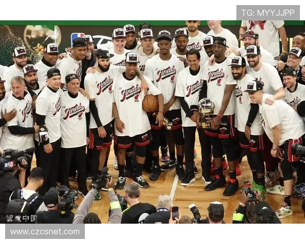 2020年热火队以青年阵容闯入总决赛表现出极强凝聚力 2020年热火队以青年阵容闯入总决赛表现出极强凝聚力